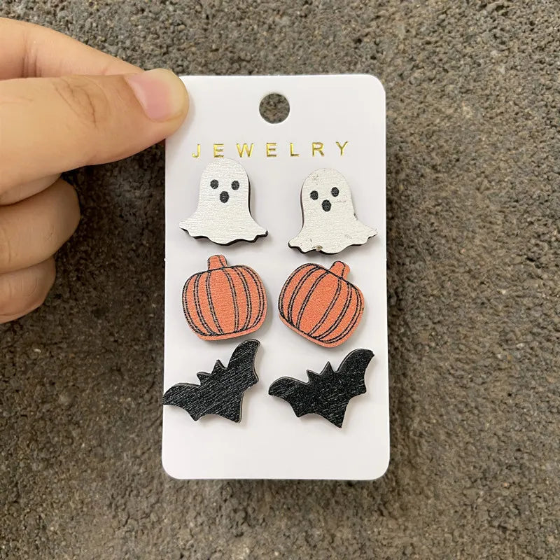 Boo crew earrings set