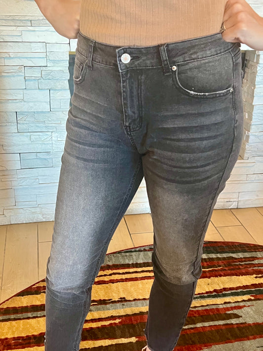 Wondering’ bout the wind black skinny jeans