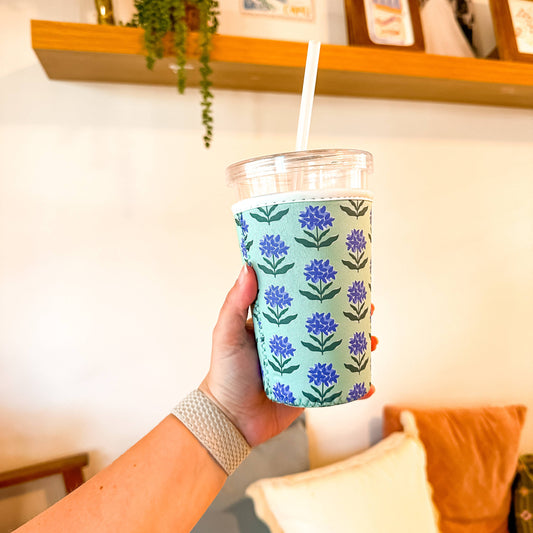Medium Hydrangeas iced Coffee Sleeve