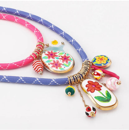Flower pendant necklace