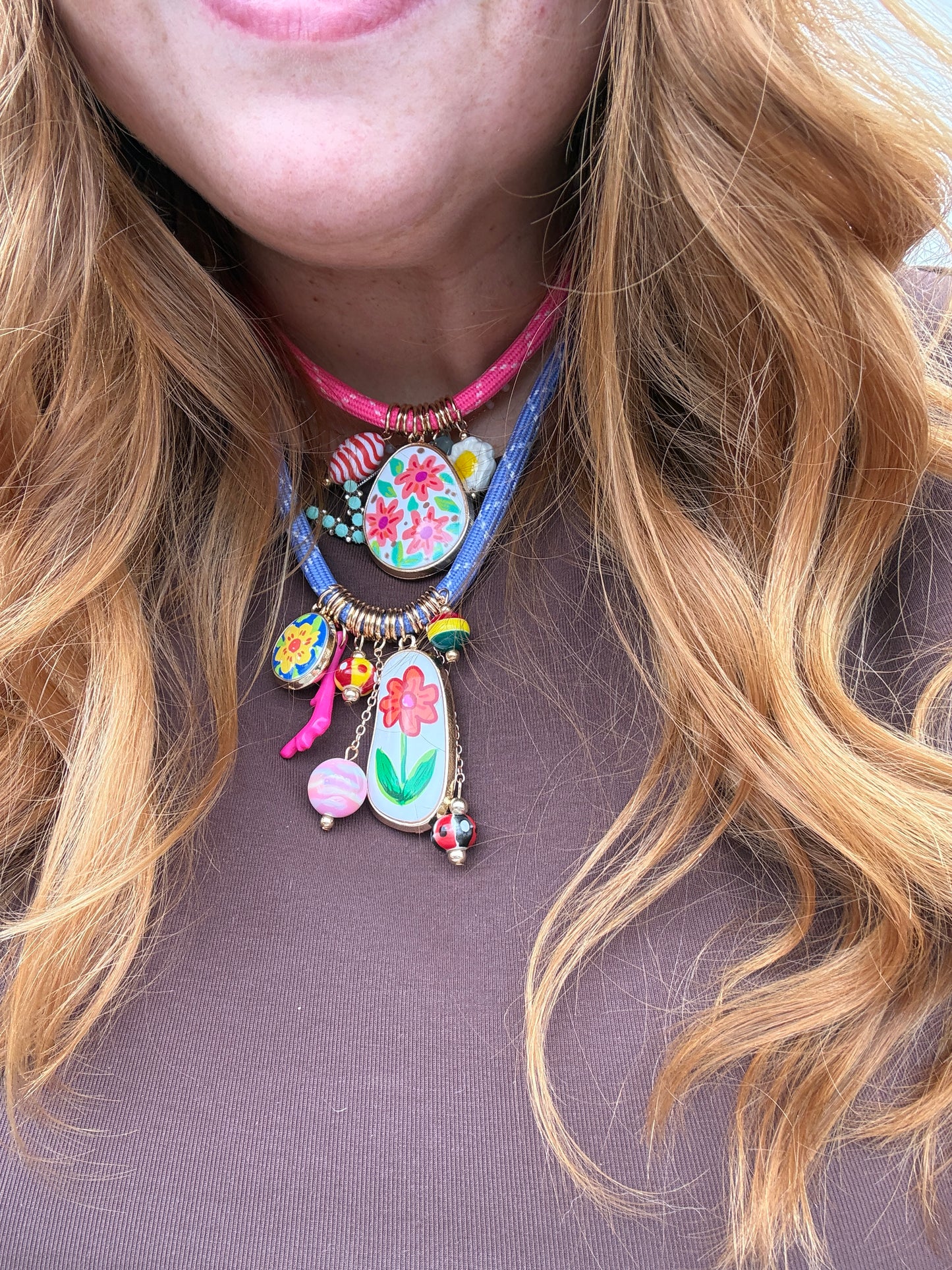 Flower pendant necklace